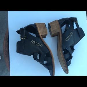 GEE WAWA STAPPY SANDAL SIZE 10 M